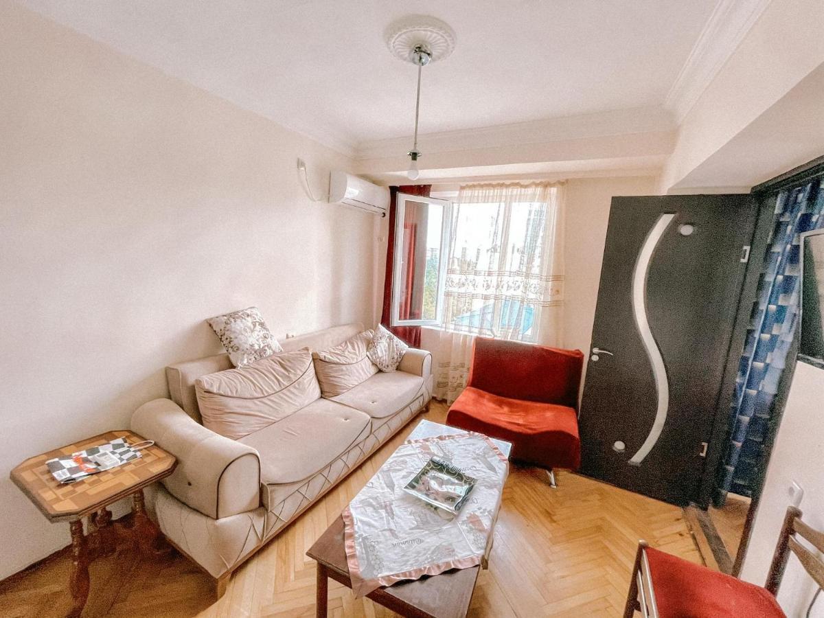 Naira Apartment Батуми Екстериор снимка